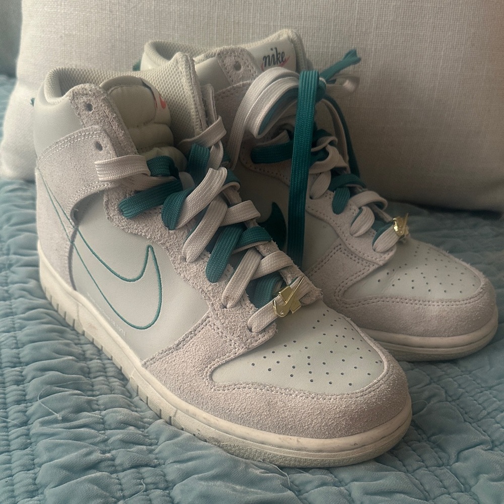 Nike Kids High-Top Sneakers - White and Teal